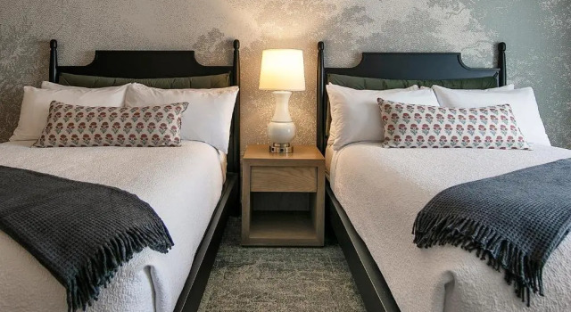 Четырёхместный номер Standard Fireside Inn on Moonstone Beach