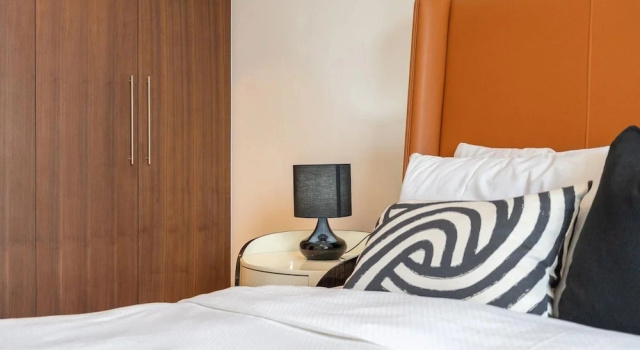 Luxurious & Stylish Apartments Across Dubai Mall - Burj Khalifa - City Views, Забронировать Апартаменты/квартира Отели Эмирата Дубая с парковкой, рядом с SEGA Republic, Парковка