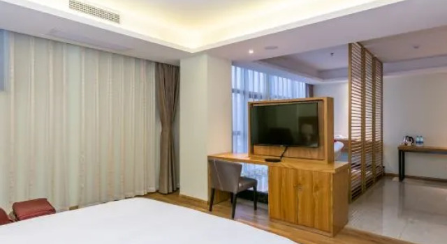 Люкс Yi Ai Hotel (Yangzhou Slender West Lake Wutinglong Toy City Branch)