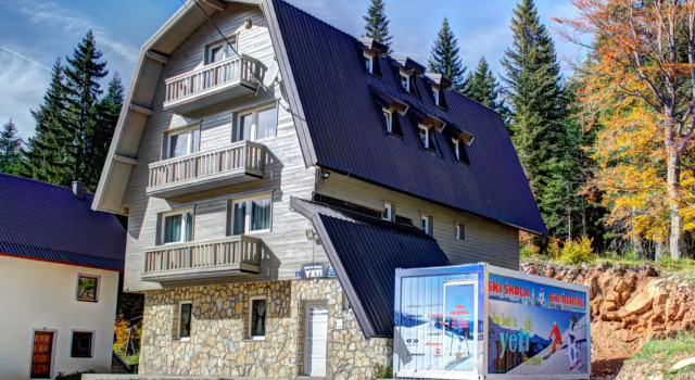 Guesthouse Yeti, Забронировать Отель Яхорина Горнолыжный курорт Яхорина, рядом с Ogorjelica 2