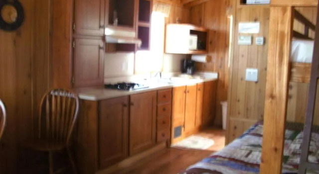 Bend-Sunriver Camping Resort Studio Cabin 6, Buchen Sie Campingplatz Camping & Glamping in Oregon, Campingplatz