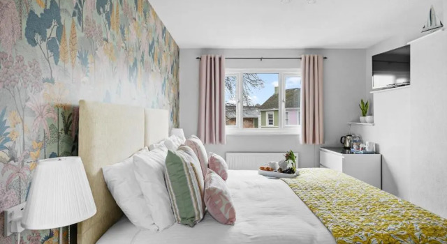 Suite Sandway House