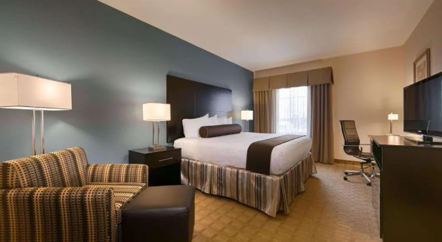 Номер Standard Best Western Plus Lytle Inn and Suites
