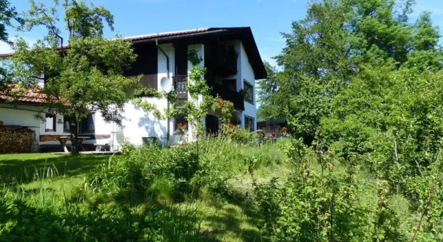 Haus am Kirchbichl, Ferienwohnung in Bad Wiessee, Reservar Hotel Bad Wiessee Tegernsee
