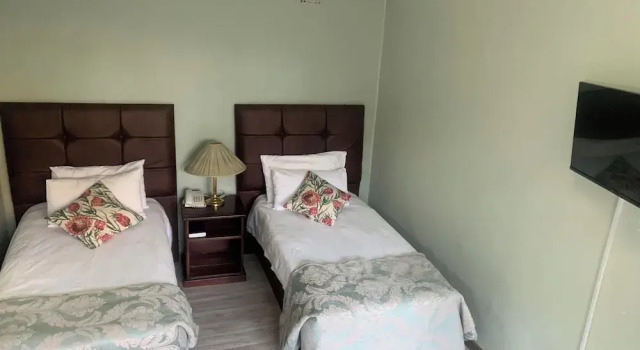 Brondesbury Park Hotel, Đặt Khách sạn Khách sạn ở Manicaland bao gồm bữa sáng, Bữa sáng