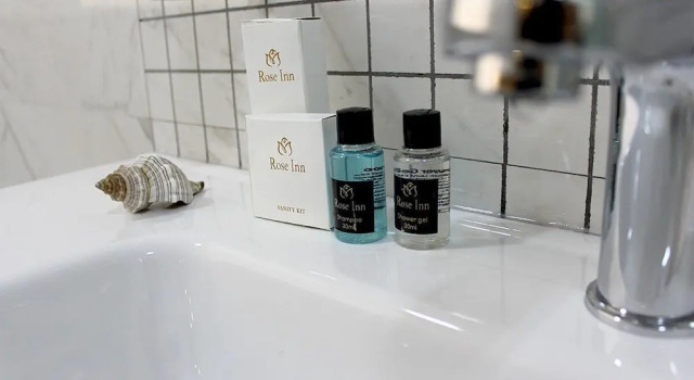 Номер Luxury Rose Inn Hotel