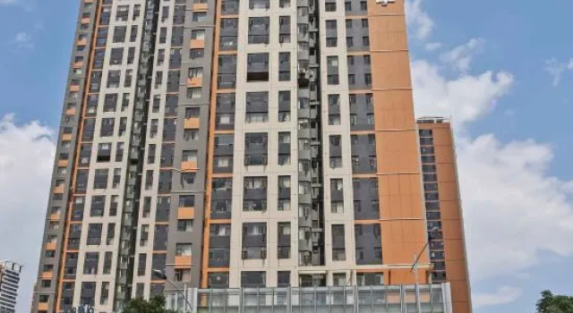 Home Inn Plus (Kunming Tongde Square Wanhong Road), Rezerwuj Hotel Hotele w Kunming z parkingiem, Parking