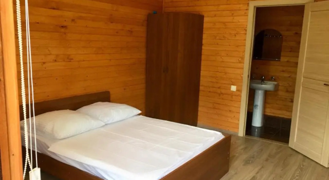 Guest house on Lakoba 4