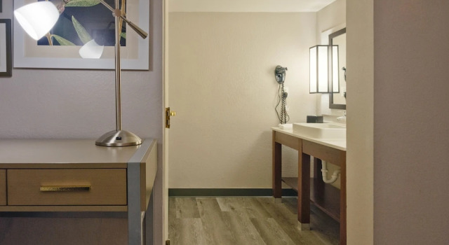 Четырёхместный люкс The Palms Inn & Suites Miami, Kendall, FL