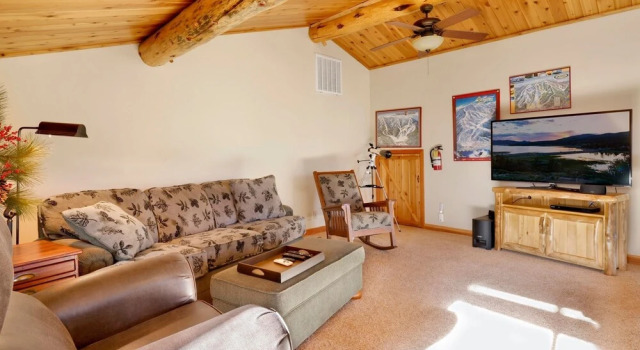 2046-menlo Manor 4 Bedroom Home by Redawning, Book Hotel 3-stjernede hoteller i Moonridge, 3*