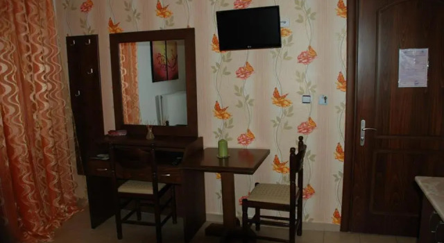 Rodavgi, Book Hotel Kato Loutraki Macedonia