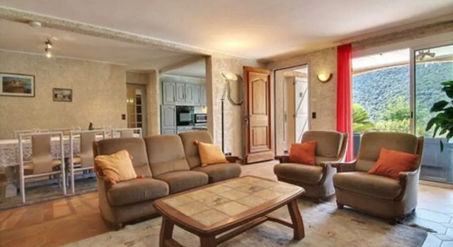 Magnifique Villa,Calme,Vue dégagée,Piscine,Parking,Wifi,Clim