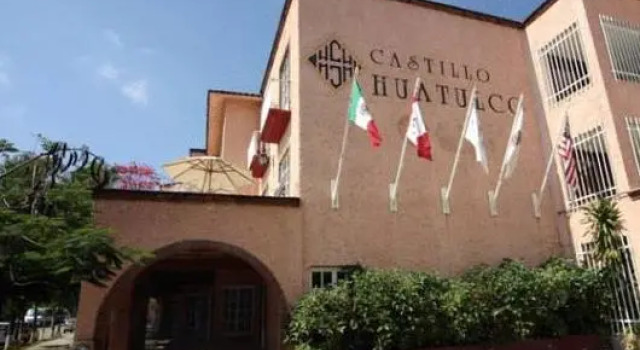 Полулюкс Hotel Castillo Huatulco & Beach Club