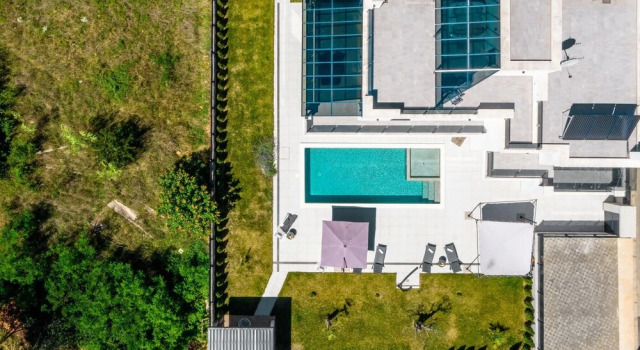 Beautiful Home in Porec with Outdoor Swimming Pool, Hot Tub & 6 Bedrooms