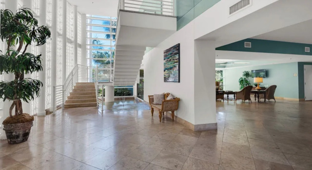 Номер Standard с балконом и с видом на бассейн Spacious 2BR Condo w/ Partial Gulf Views, Pool, Across the Street From Beach!