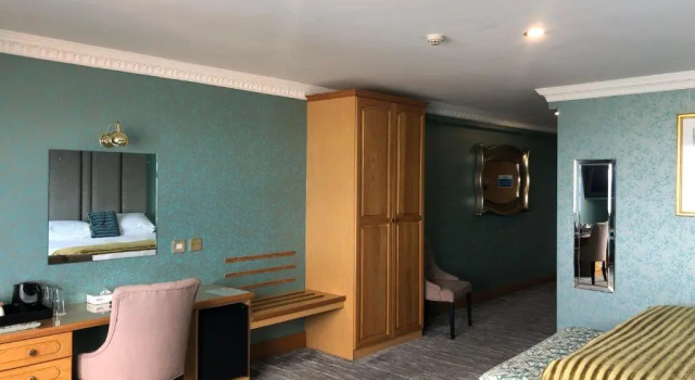 Люкс Royal Court Hotel