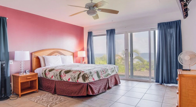 Коттедж Oceanfront Keaau Gem: Ocean & Sunrise Views, Pool