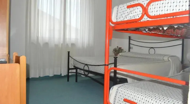 Четырёхместный номер Standard с балконом Hotel Belvedere