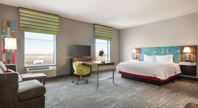 Двухместный люкс Hampton Inn Brooklyn Park