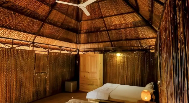 Четырёхместный номер Deluxe с балконом и с видом на реку Hometravel Mekong Can Tho