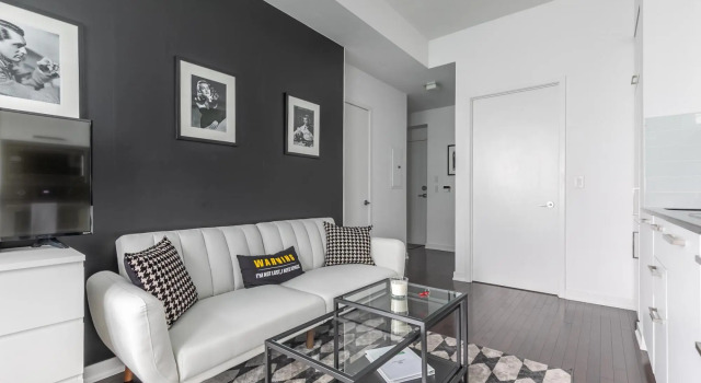 Retro Hollywood 37 Floor Studio in Downtown, Varaa Hotelli Toronto 