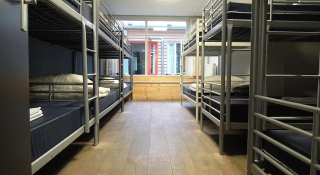 3BE Backpackers Bed & Breakfast Eindhoven, Забронировать Отель Эйндховен - центр города Эйндховен, рядом с Казино Holland Casino в Эйндховене