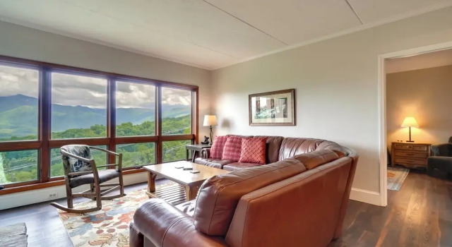 Апартаменты Hike, Swim & Explore: Mtn-view Condo in Gatlinburg