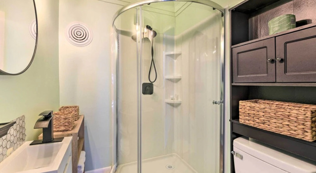 Коттедж Centrally Located Home - 7 Miles to Siesta Key