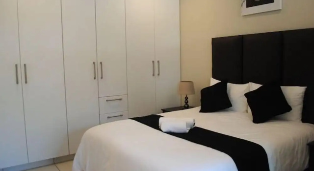 Апартаменты 86 Edison Self Catering