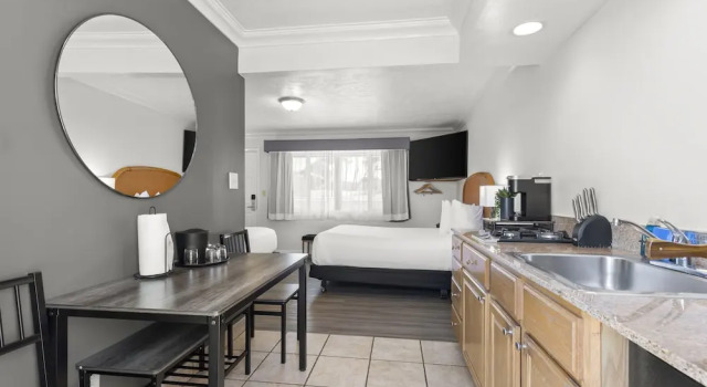 Номер Standard с красивым видом из окна Beachcomber Motel