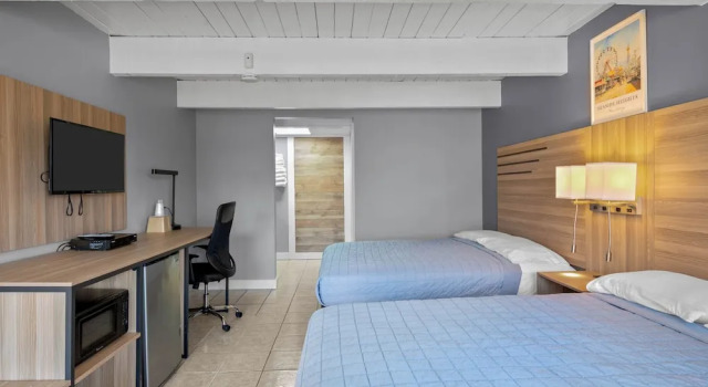 Номер Standard с видом на бассейн Aztec Ocean Resort