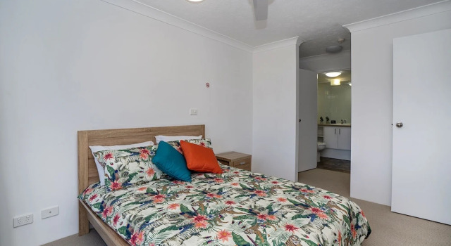 Terrific Location, Large 2BR, 2 Bath Apt, Забронировать Отель Голд-Кост Квинсленд, рядом с Tower House Business Centre
