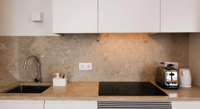 JOIVY Elegant 2BR Apt nearby tram 28E stop - Portas Sol