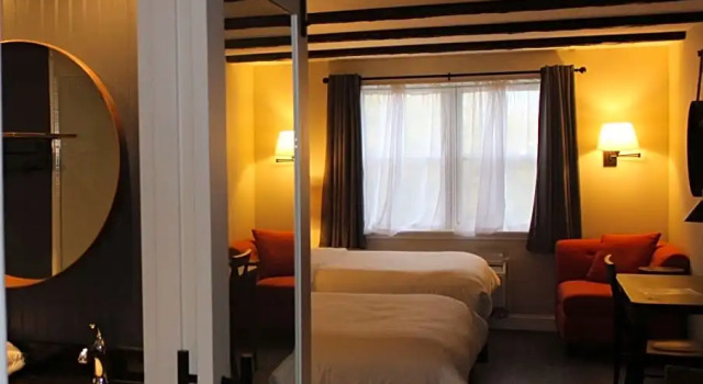 Четырёхместный люкс The Century House Latham - North Albany, an Ascend Collection Hotel