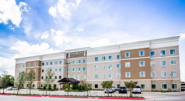 Staybridge Suites Plano North - Frisco by IHG, Забронировать Отель Площадь Фриско Dallas - Fort Worth Metropolitan Area, рядом с Гейлорд Паркуэй 6801