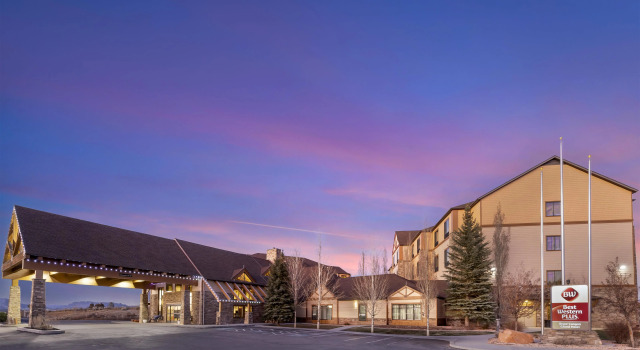 Best Western PLUS Bryce Canyon Grand Hotel, Rezerwuj Hotel Hotele w Garfield County z parkingiem, Parking