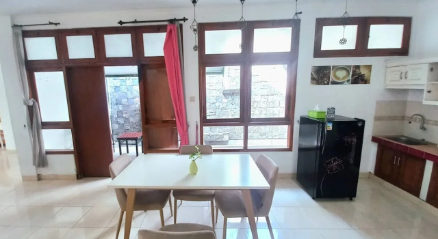 Homestay Jogja 4 Kamar Tidur Full AC Seputaran Umbulharjo dekat Gembiraloka, Rezervovat Hotel 3hvězdičkové hotely v Yogyakarta Province, 3*
