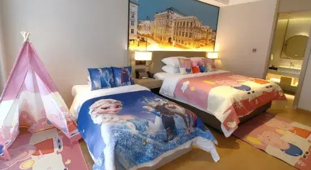 Семейный люкс Deluxe Vienna International Hotel (Chongqing Caijia Industrial Park Branch)