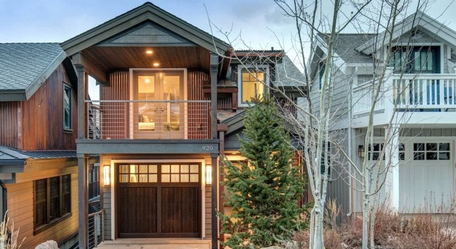 Luxury Old Town  "la Tania" In Perfect Location 4 Bedroom Home by RedAwning, Забронировать Отель Отели Парк-Сити с парковкой, рядом с Горнолыжный подъемник First Time Lift, Парковка