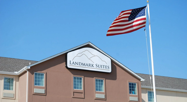 Landmark Suites - Williston, Забронировать Отель Уиллистон Theodore Roosevelt National Park