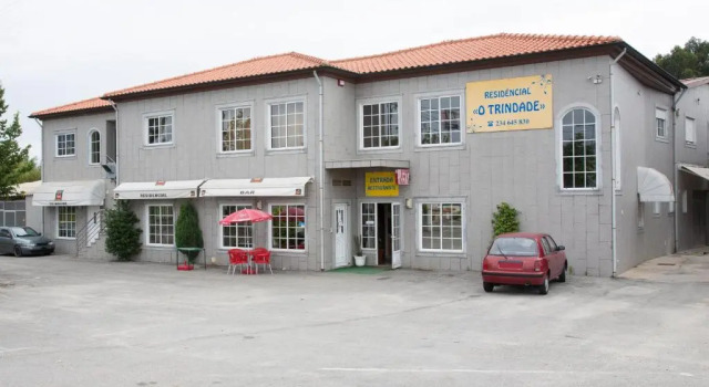 Residencial o Trindade, Rezervovat Hotel Hotely v Beira Alta s parkováním, Parkování