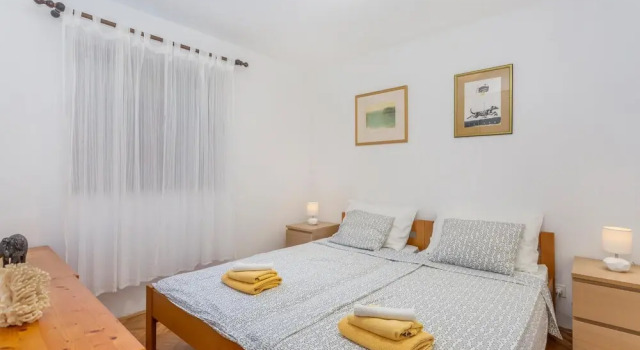 Awesome Home in Njivice With Wifi and 2 Bedrooms, Prenota Hotel Njivice 