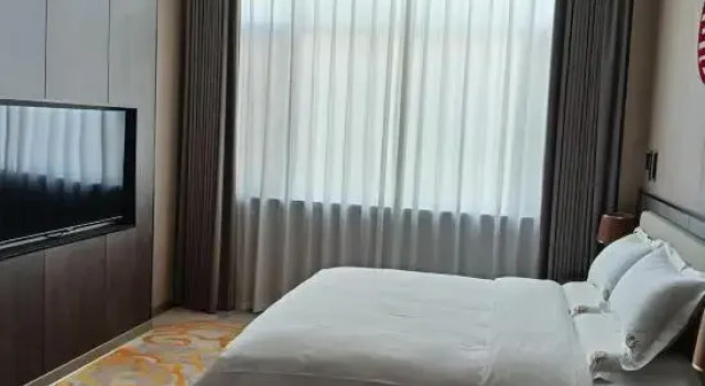Люкс Deluxe Fengshuwan Boutique Hotel (Mengzhou Binhe Park)