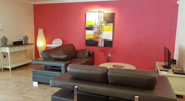 Villa Alba: Sunlit Comfort in Lirac