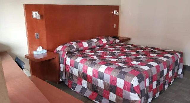 Четырёхместный номер Standard Motel Falcon