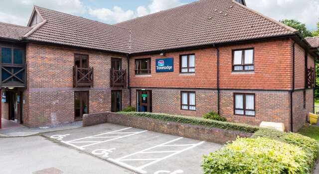 Travelodge Frimley Hotel, จอง โรงแรม Camberley Surrey