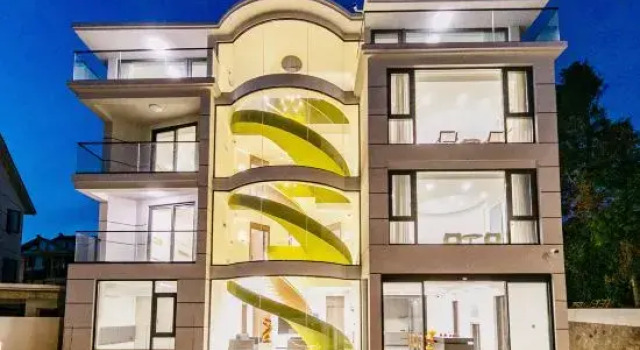 Yi Lan Cui Wei Hotel