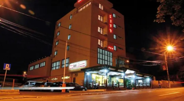 Hotel City, Rezervovat Hotel Hotely v Danube Delta s parkováním, Parkování