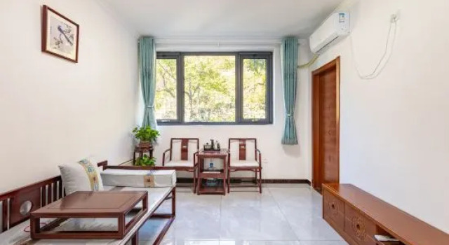 Люкс Backing Mountain Garden Farmhouse