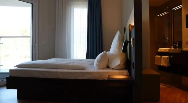 Двухместный номер Superior с балконом EINSTEIN Hotel am Römerpark
